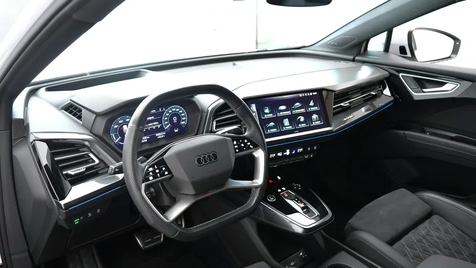 AUDI Q4 Sportback e-tron -