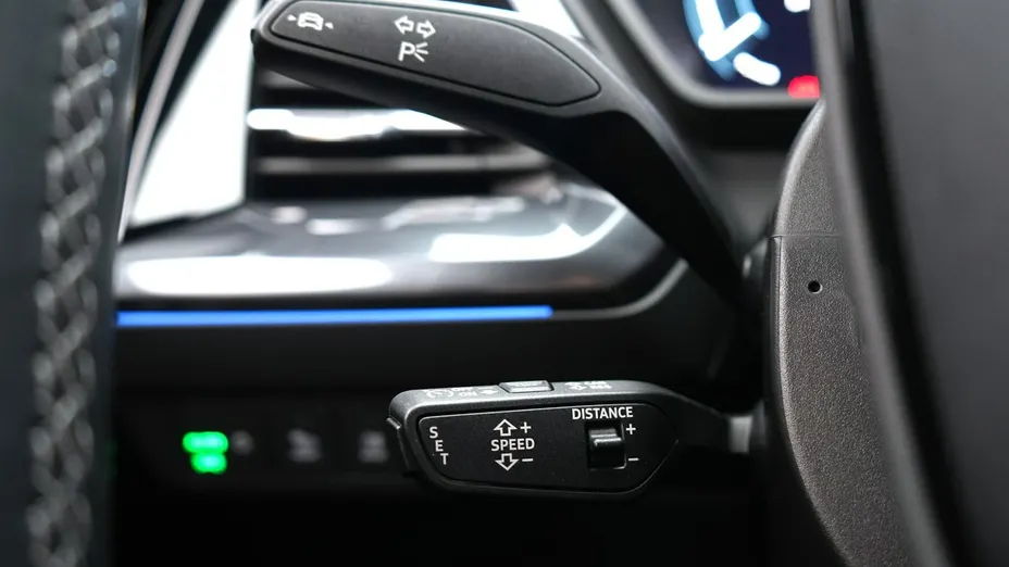 AUDI Q4 Sportback e-tron -