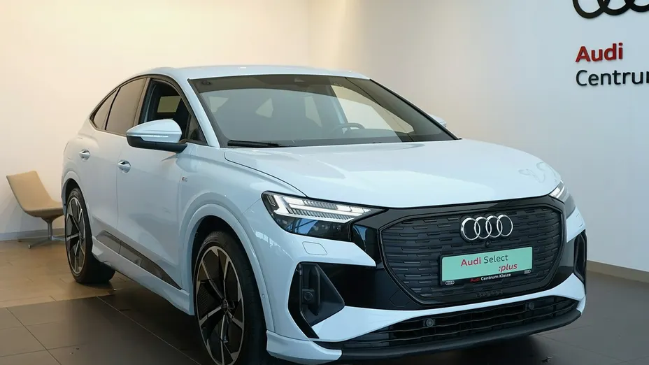 AUDI Q4 Sportback e-tron -