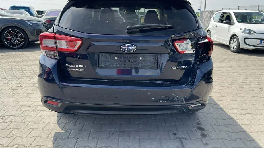 SUBARU Impreza -