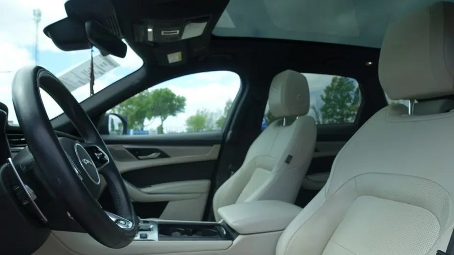 JAGUAR F-Pace -
