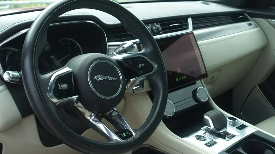 JAGUAR F-Pace -