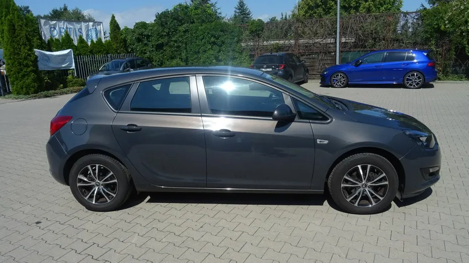 OPEL Astra -