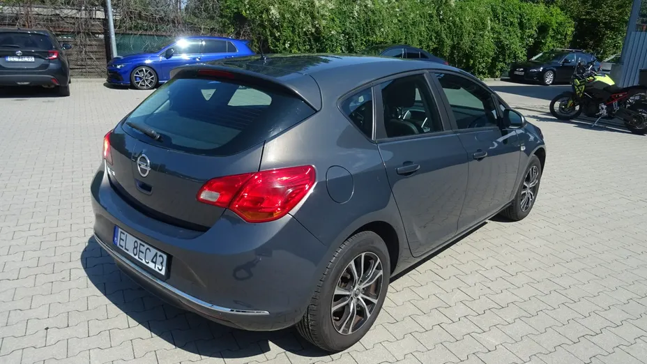 OPEL Astra -