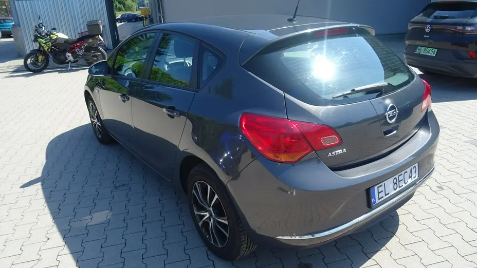 OPEL Astra -