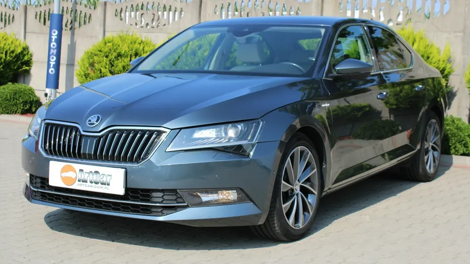 SKODA Superb -