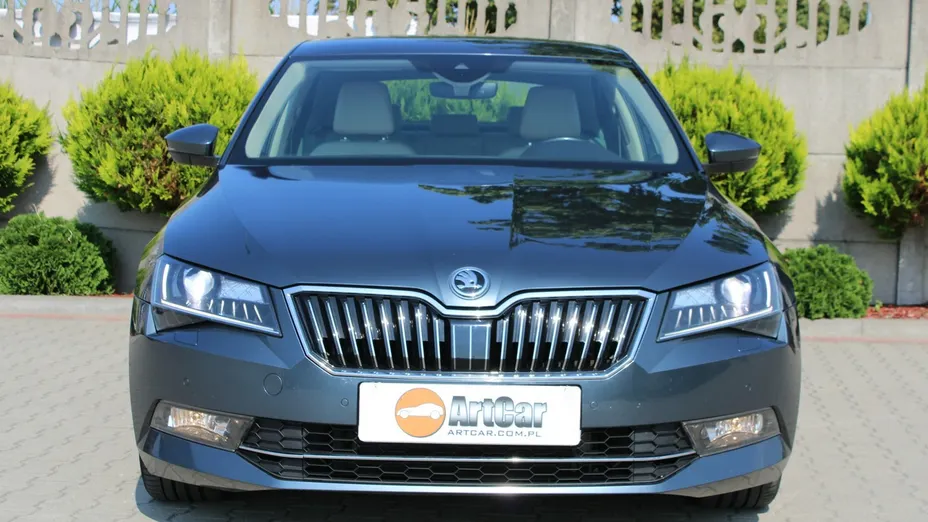 SKODA Superb -