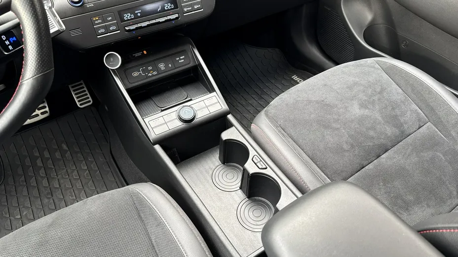 HYUNDAI Kona -