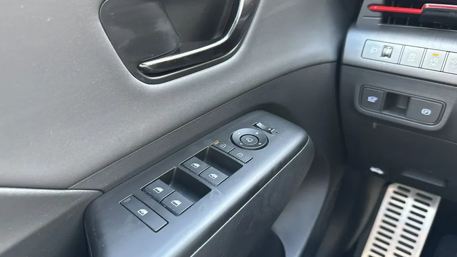 HYUNDAI Kona -