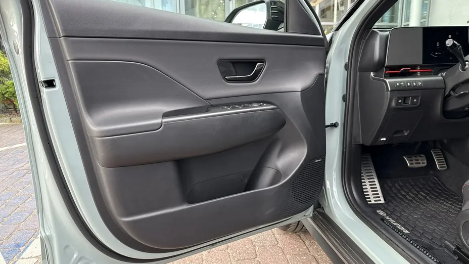HYUNDAI Kona -