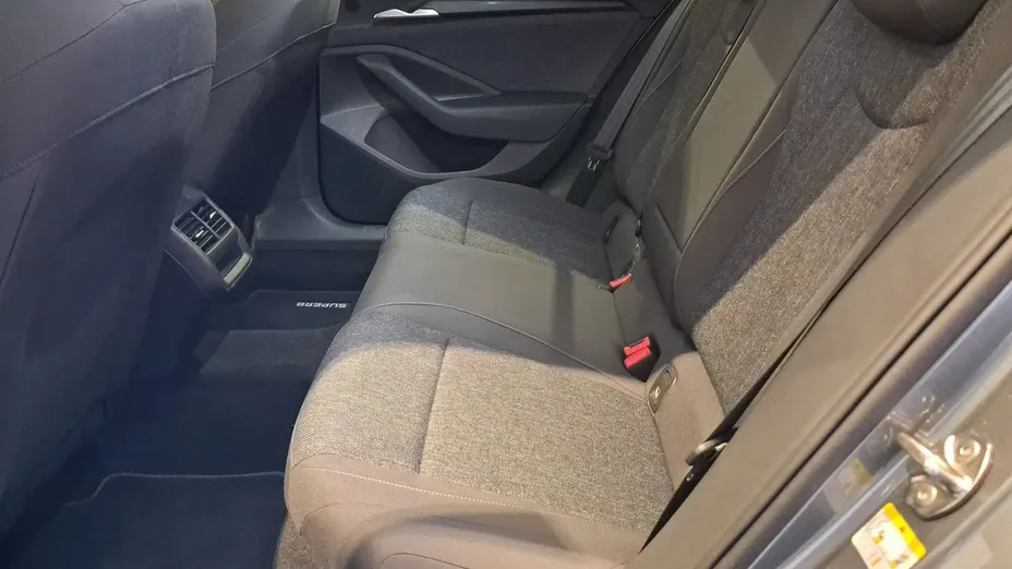 SKODA Superb -