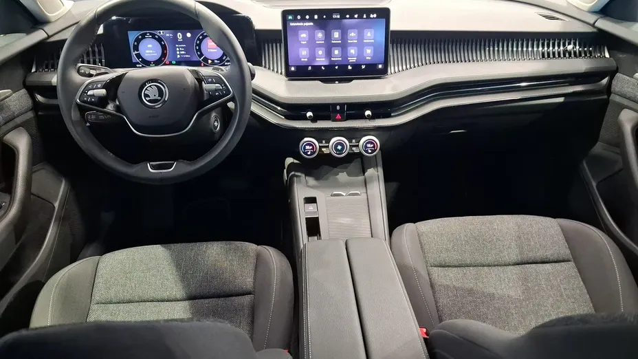SKODA Superb -