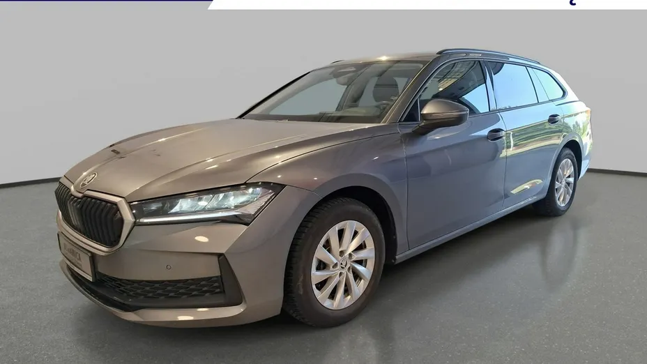 SKODA Superb -