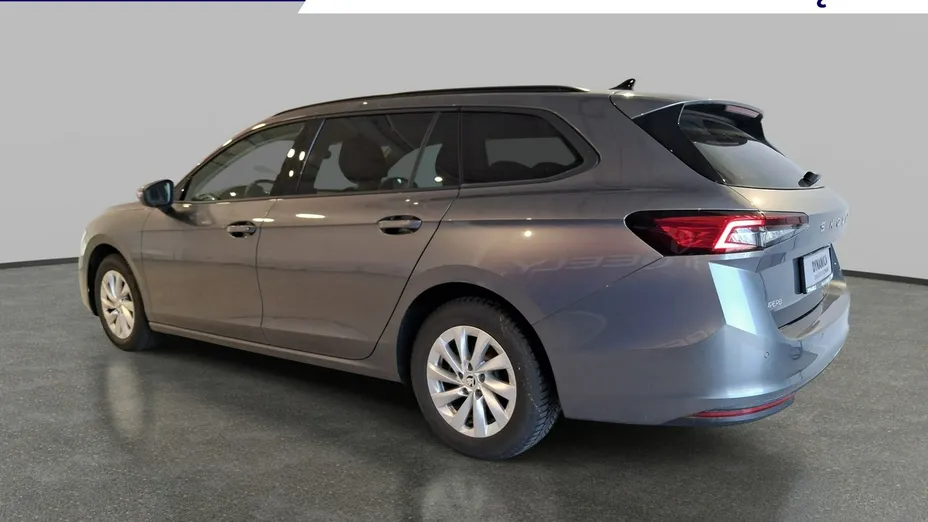 SKODA Superb -