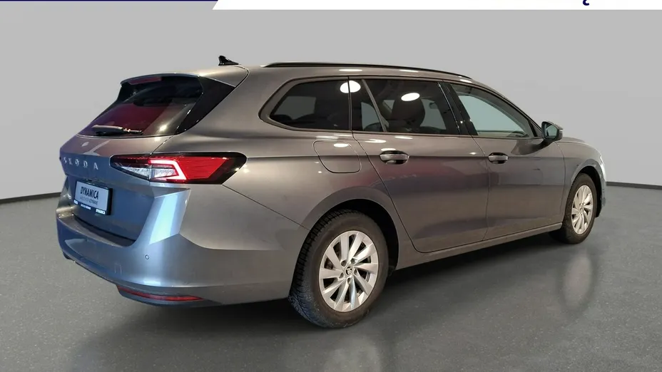 SKODA Superb -