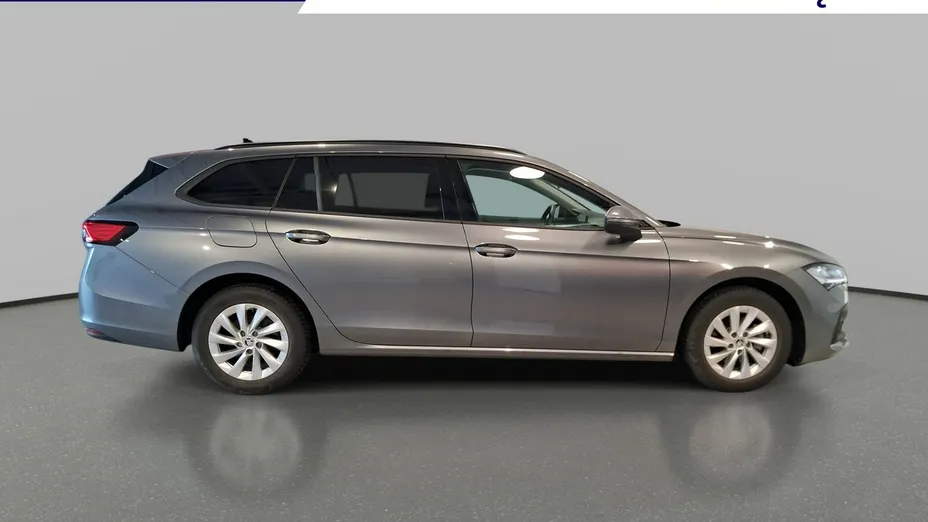 SKODA Superb -