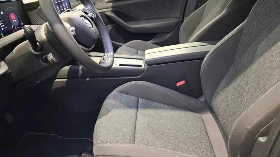 SKODA Superb -