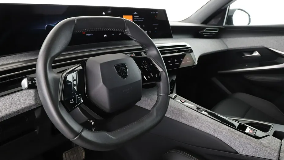 PEUGEOT 3008 -