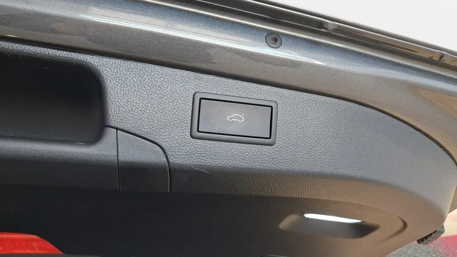 SKODA Superb -
