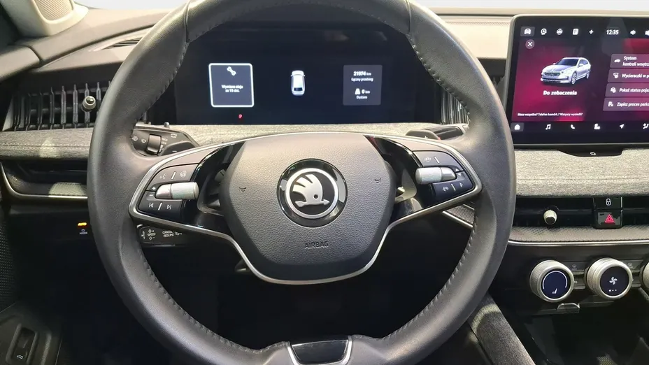 SKODA Superb -