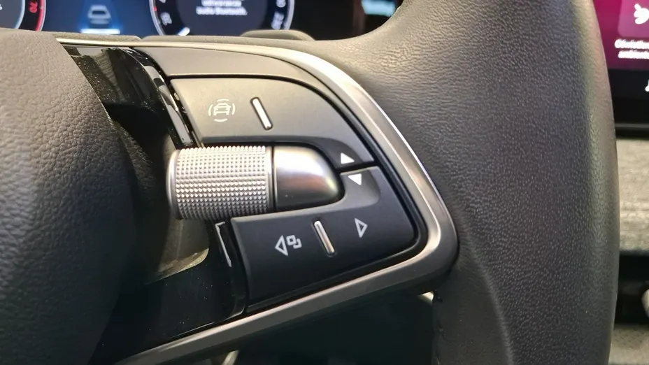 SKODA Superb -