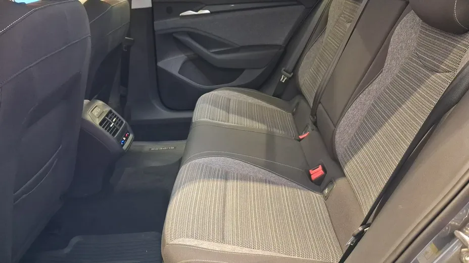 SKODA Superb -