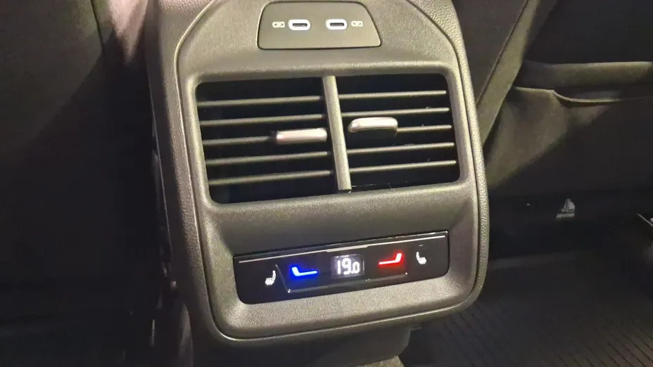 SKODA Superb -