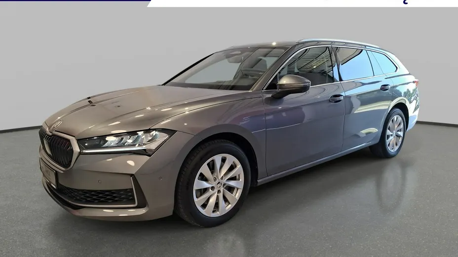 SKODA Superb -