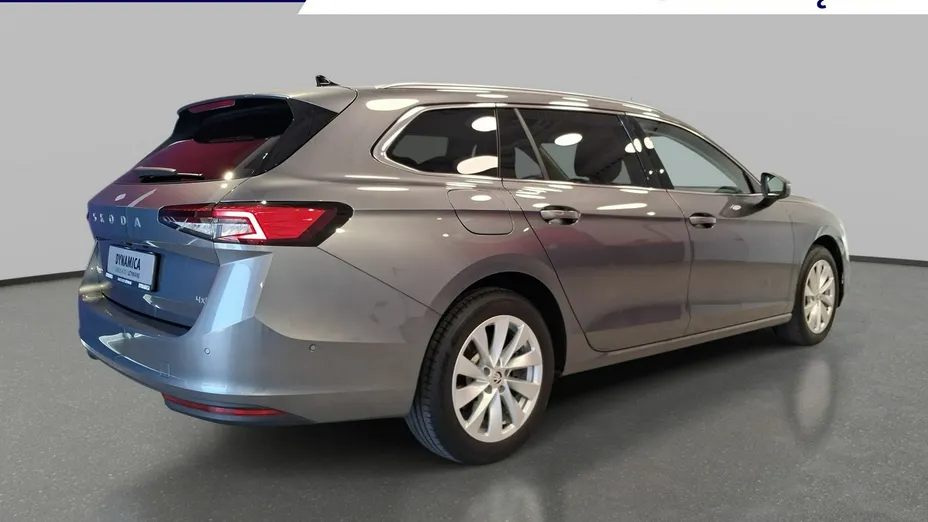 SKODA Superb -