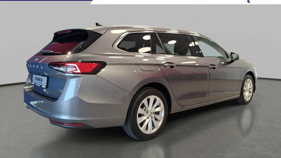 SKODA Superb -