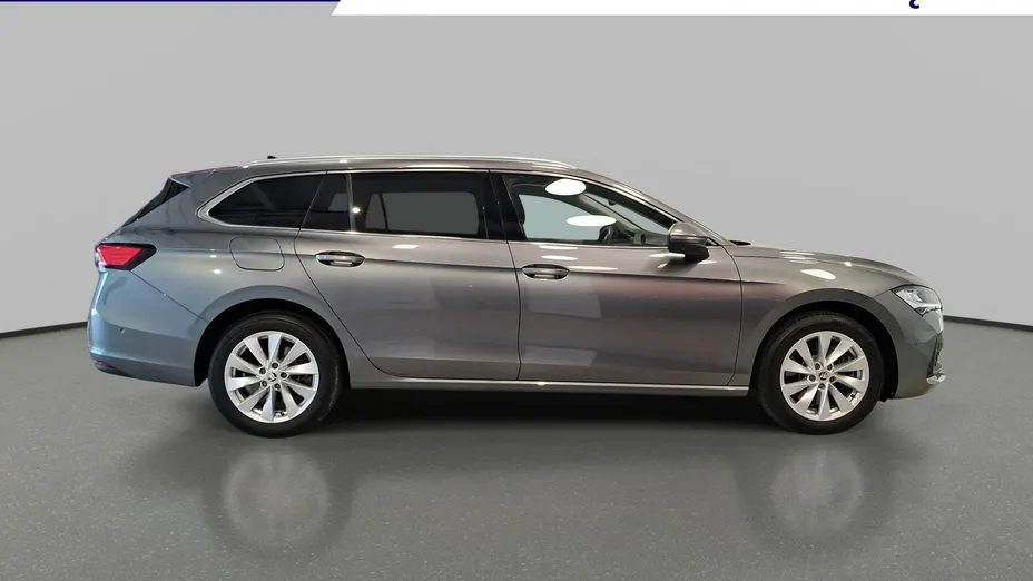 SKODA Superb -