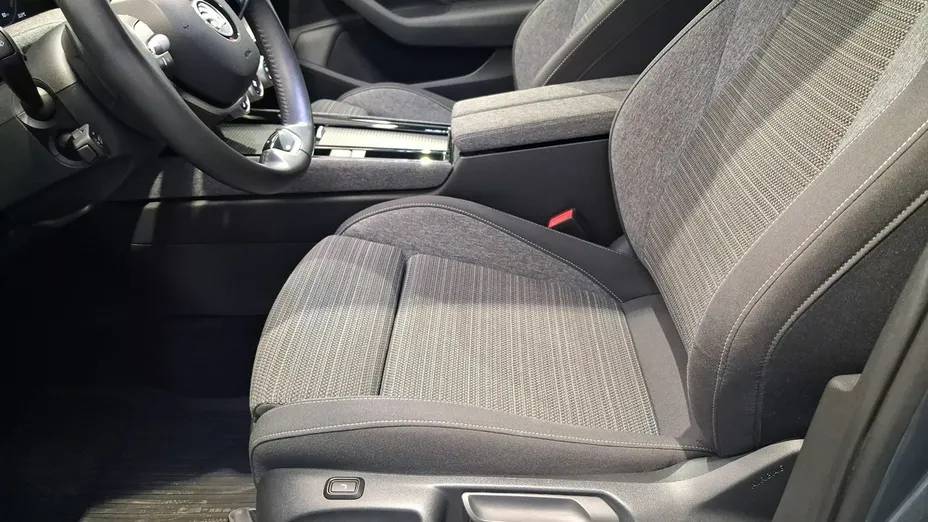 SKODA Superb -