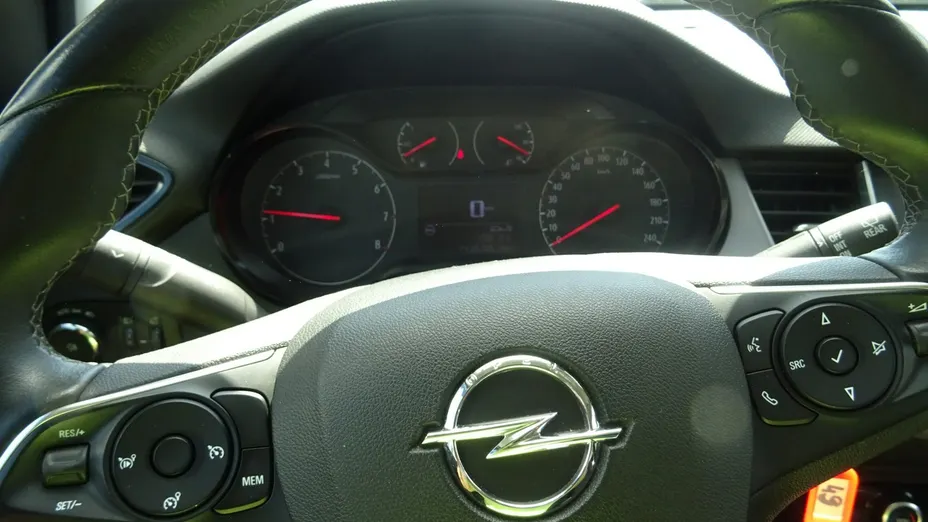 OPEL Crossland X -