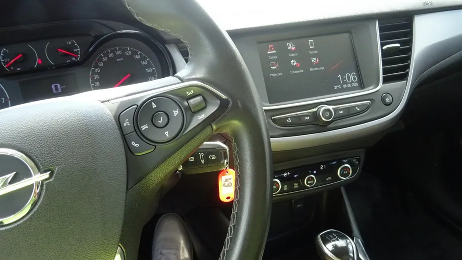 OPEL Crossland X -