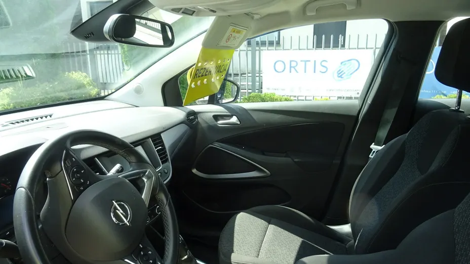 OPEL Crossland X -