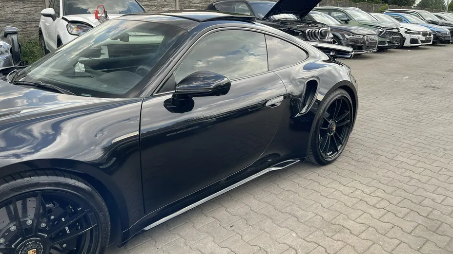 PORSCHE 911 -