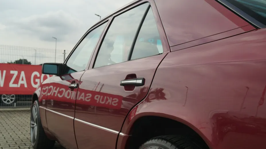 MERCEDES-BENZ 124 -
