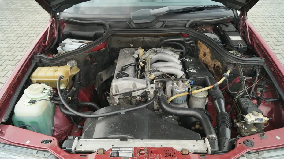 MERCEDES-BENZ 124 -