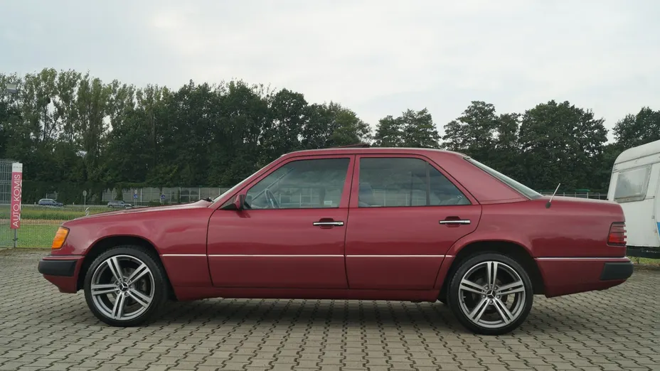 MERCEDES-BENZ 124 -
