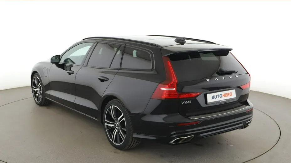 VOLVO V60 -