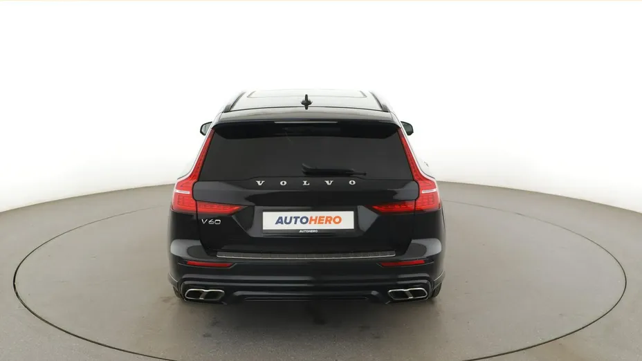 VOLVO V60 -