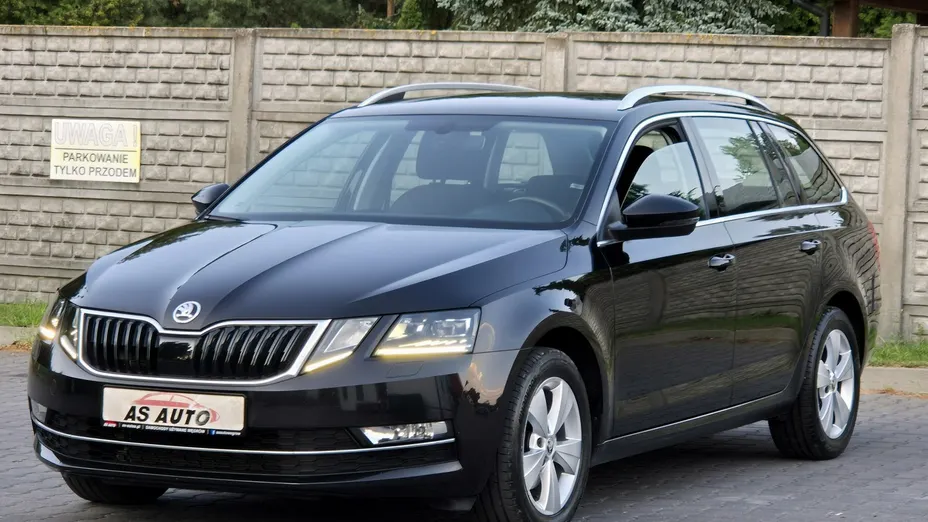 SKODA Octavia -