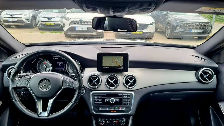 MERCEDES-BENZ GLA -