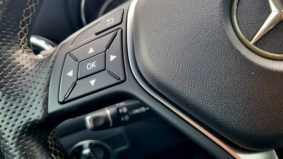 MERCEDES-BENZ GLA -