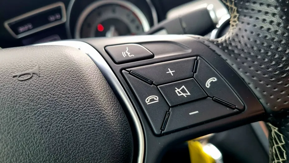 MERCEDES-BENZ GLA -