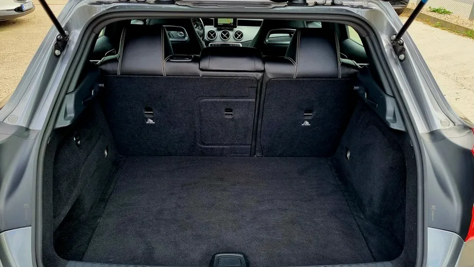 MERCEDES-BENZ GLA -