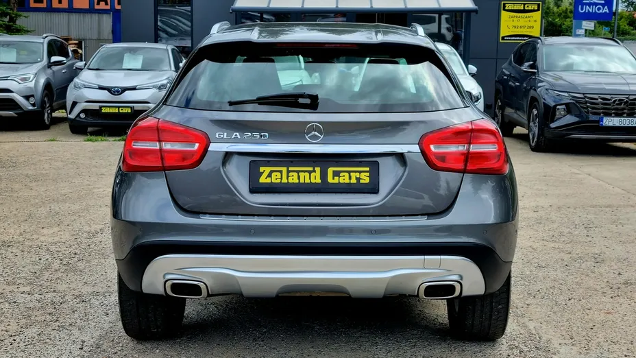 MERCEDES-BENZ GLA -
