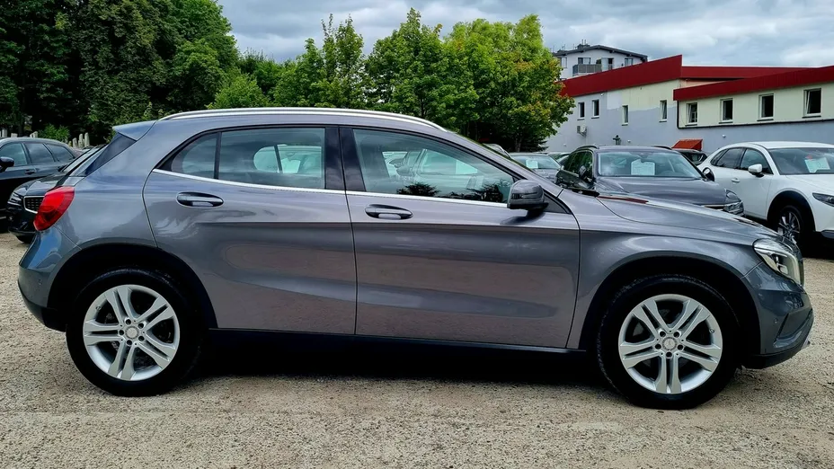 MERCEDES-BENZ GLA -