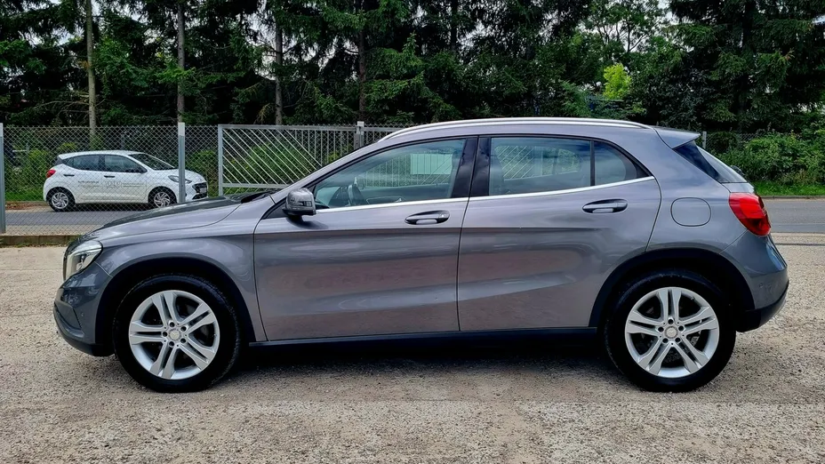 MERCEDES-BENZ GLA -