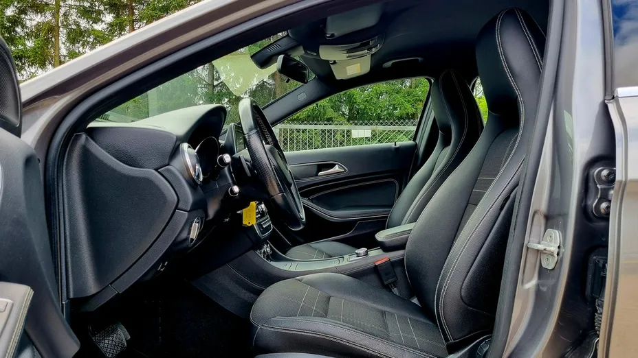 MERCEDES-BENZ GLA -